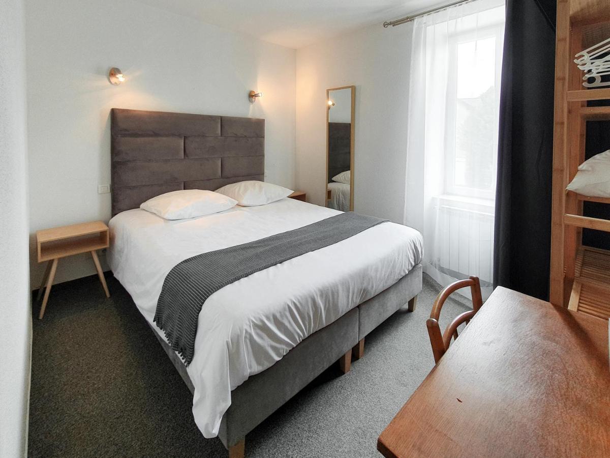 Hotel Les Tilleuls De Pareloup A Salles-Curan Экстерьер фото