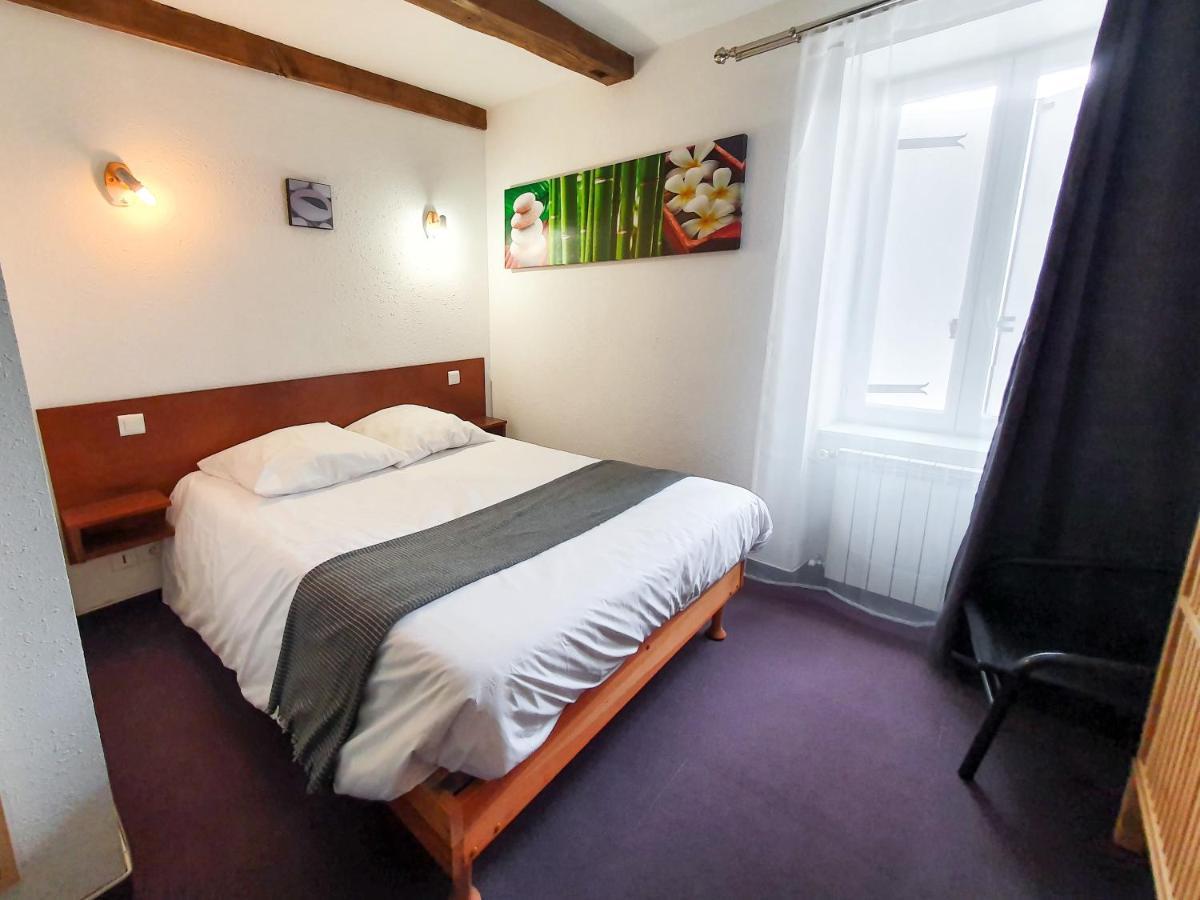 Hotel Les Tilleuls De Pareloup A Salles-Curan Экстерьер фото