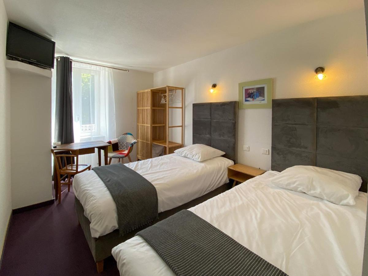 Hotel Les Tilleuls De Pareloup A Salles-Curan Экстерьер фото