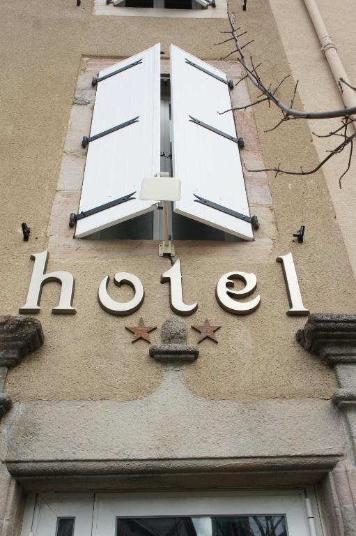 Hotel Les Tilleuls De Pareloup A Salles-Curan Экстерьер фото